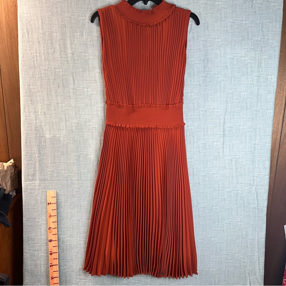 Nanette Lepore Rust Orange Pleated Sleeveless Midi Dress Size 8 Smocked Waist